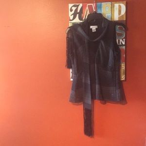 V-neck sleeveless top with a build in scarf